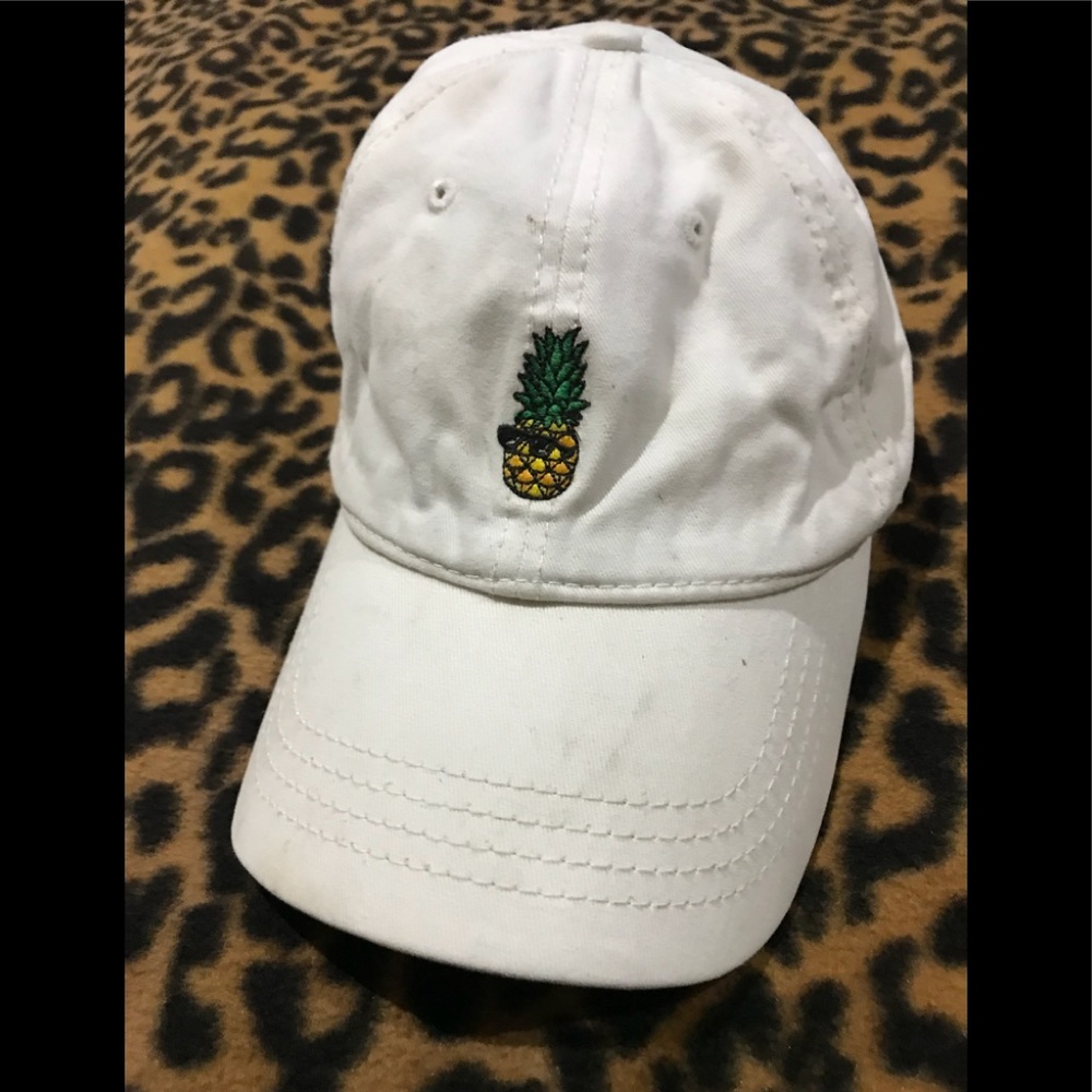 🍍 American eagle I’M GONNA BE LATE Cap 🍍